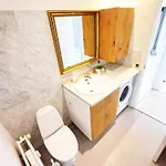 דירה Bright With Balcony רנדרס